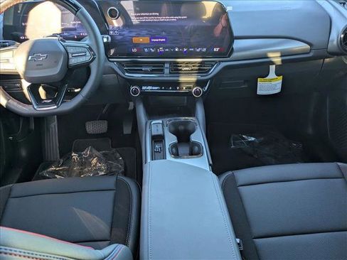 New 2025 Chevrolet Equinox EV RS image 13