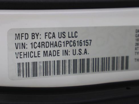 Used 2023 Dodge Durango SXT image 38