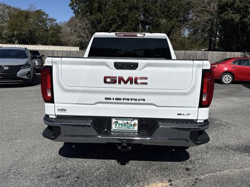 Used 2025 GMC Sierra 1500 SLT image 4