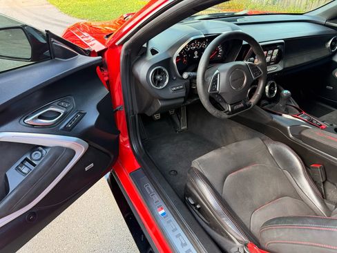 Used 2017 Chevrolet Camaro ZL1 RWD image 9
