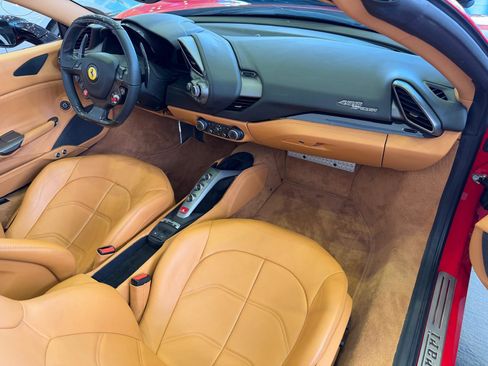 Used 2016 Ferrari 488 Spider image 32