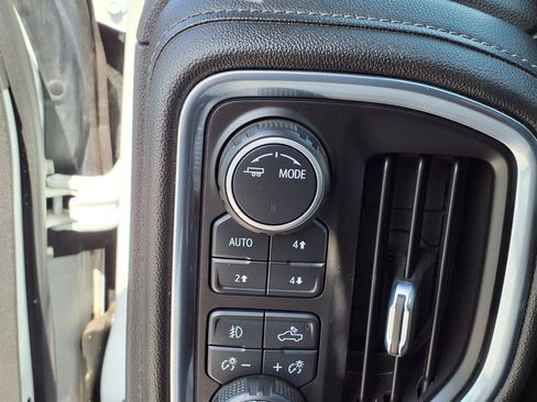 Used 2021 Chevrolet Silverado 1500 LTZ AWD/4WD image 18