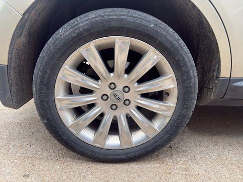 Used 2011 Lincoln MKX 2WD w/ 101A Rapid Spec Order Code image 14