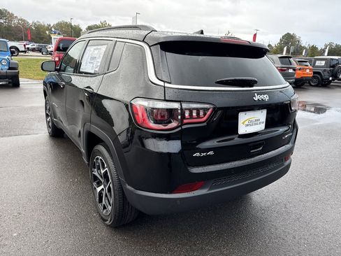 New 2026 Jeep Compass Limited image 5