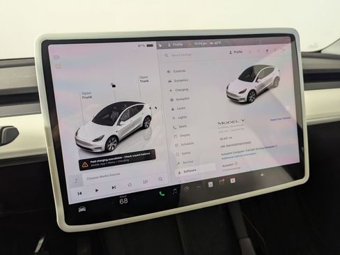 Used 2022 Tesla Model Y Long Range image 9