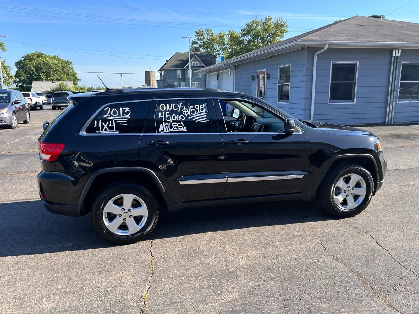 Used 2013 Jeep Grand Cherokee Laredo AWD/4WD image 3