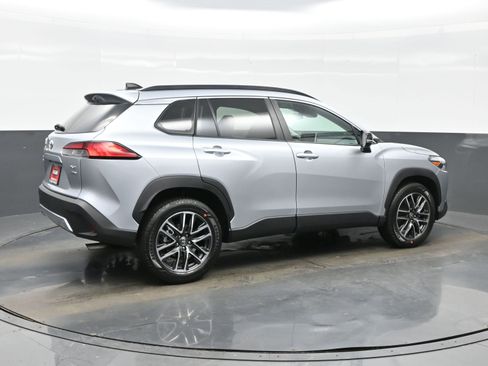 Used 2026 Toyota Corolla Cross XLE w/ Convenience Package image 6