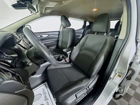 Used 2020 Nissan Rogue Sport S image 16