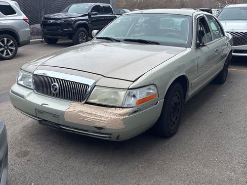 Used 2005 Mercury Grand Marquis GS image 2