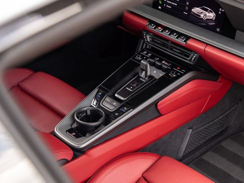 Certified 2023 Porsche 911 Carrera 4 AWD/4WD image 36