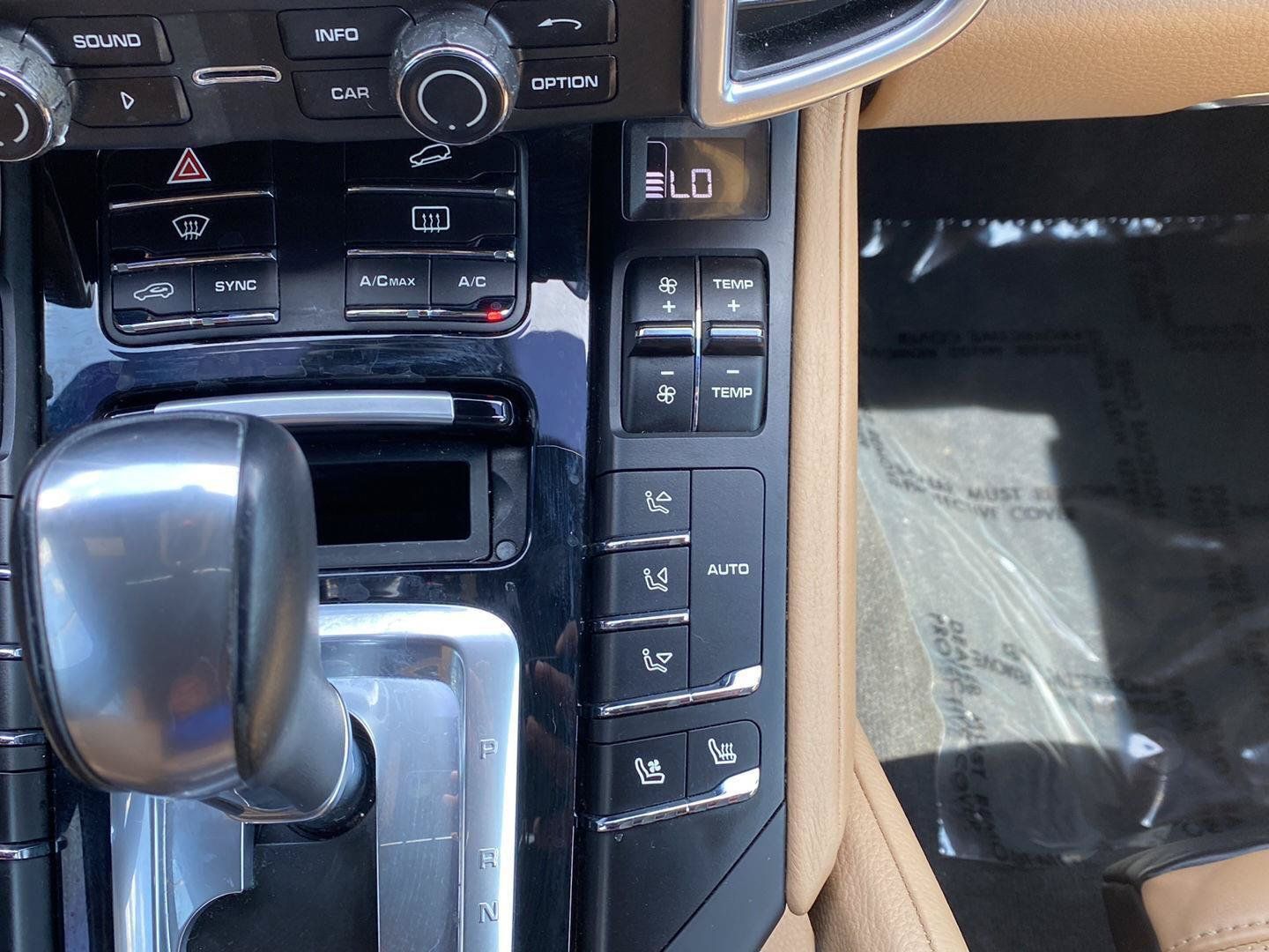 Used 2014 Porsche Cayenne Platinum Edition AWD/4WD image 24