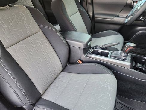 Used 2023 Toyota Tacoma TRD Sport image 11