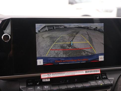 Used 2026 Toyota Camry XLE AWD/4WD image 18
