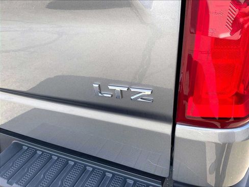 Used 2019 Chevrolet Silverado 1500 LTZ w/ LTZ Plus Package AWD/4WD image 11
