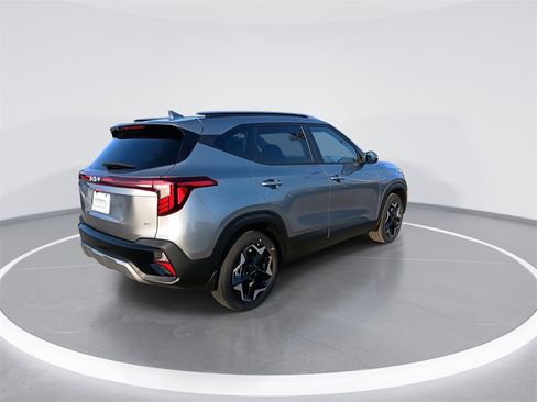 New 2026 Kia Seltos S image 8