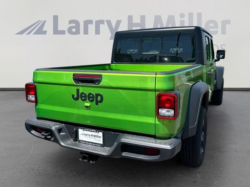 New 2025 Jeep Gladiator Sport image 30