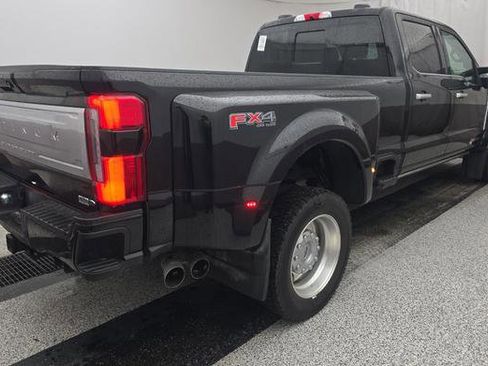 Used 2025 Ford F450 Platinum w/ Platinum Plus Package image 3