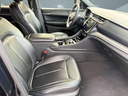 Used 2024 Jeep Grand Cherokee L Limited image 28