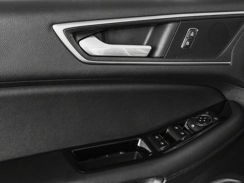 Used 2018 Ford Edge SEL w/ Equipment Group 201A AWD/4WD image 20