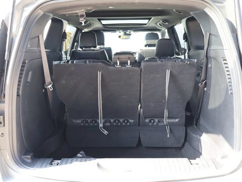 Used 2025 Chrysler Pacifica Limited FWD image 14