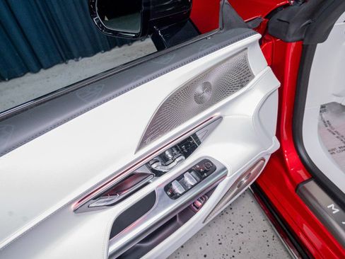 Certified 2026 Mercedes-Benz Maybach SL 680 image 17