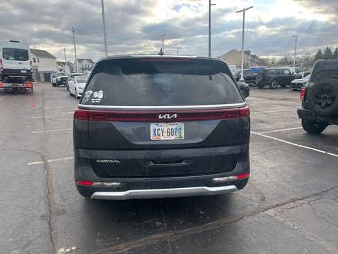 Used 2024 Kia Carnival LX image 31