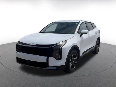 Used 2026 Kia Sportage LX FWD image 8