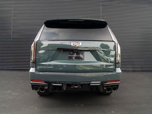 Used 2025 Cadillac Escalade ESV V AWD/4WD image 31