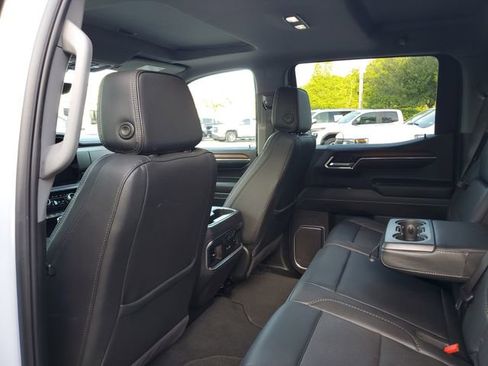 Used 2024 GMC Sierra 1500 Denali w/ Denali Reserve Package AWD/4WD image 10