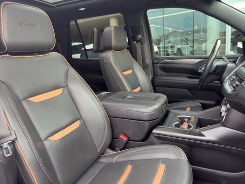 Used 2022 GMC Yukon AT4 w/ AT4 Premium Package AWD/4WD image 14