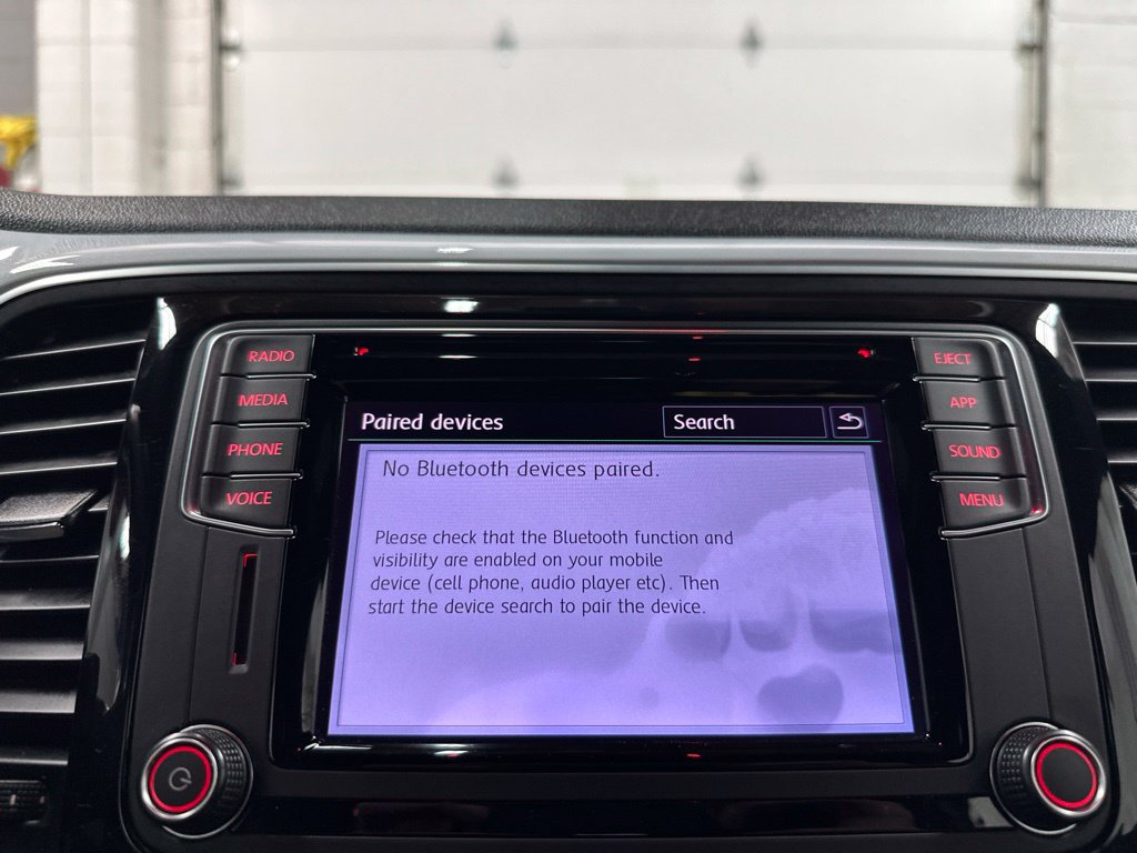 Used 2019 Volkswagen Beetle 2.0T SE FWD image 32