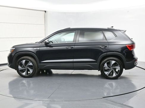 Used 2024 Volkswagen Taos SE image 23