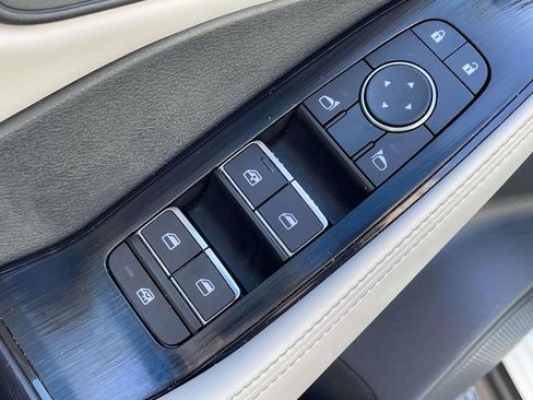 Used 2023 Nissan Rogue SL w/ SL Premium Package image 20