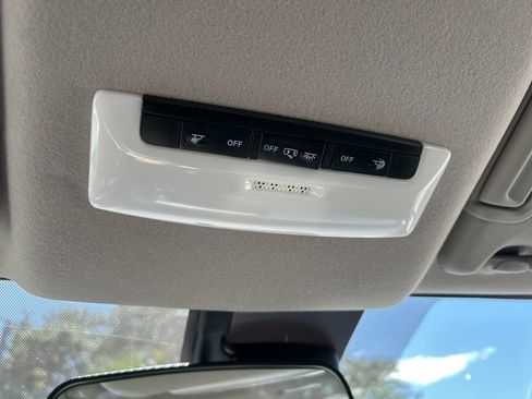 New 2025 Nissan Versa SV w/ Trunk Package image 30