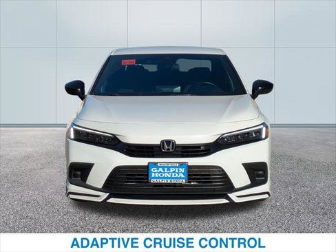 Used 2023 Honda Civic Sport image 3