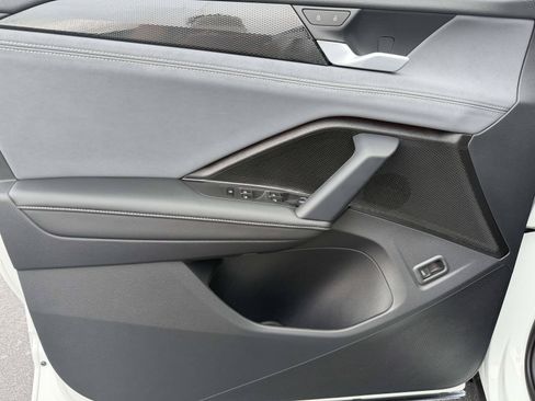 Certified 2026 Volkswagen Tiguan SE R-Line FWD image 15