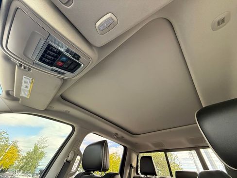 Used 2022 RAM 1500 Laramie AWD/4WD image 19