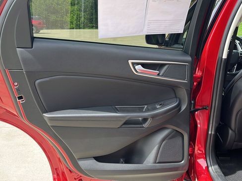 Used 2024 Ford Edge SEL w/ Convenience Package AWD/4WD image 17