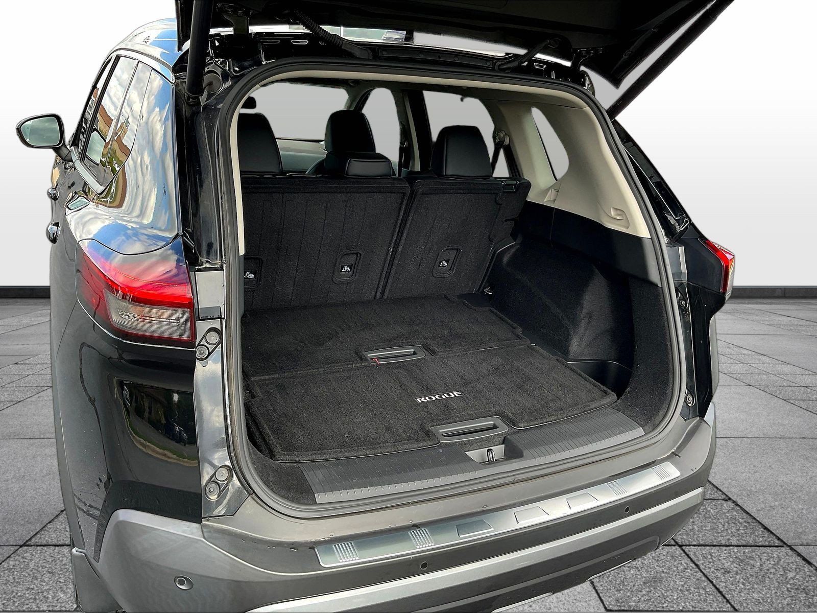 Certified 2023 Nissan Rogue SL w/ SL Premium Package AWD/4WD image 9
