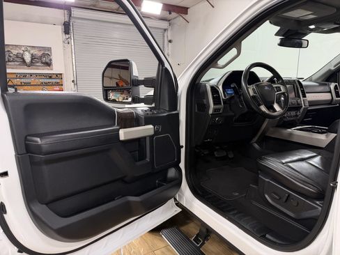Used 2020 Ford F250 Lariat w/ Lariat Ultimate Package AWD/4WD image 12