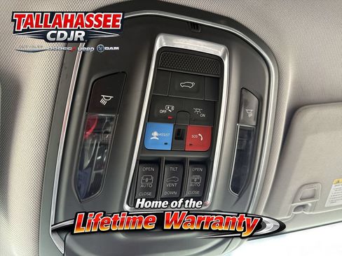Used 2022 Jeep Grand Cherokee L Limited w/ Luxury Tech Group II AWD/4WD image 20