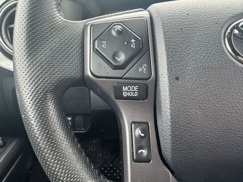 Used 2022 Toyota Tacoma TRD Sport AWD/4WD image 15