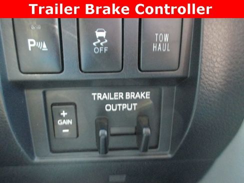 Used 2018 Toyota Tundra Platinum image 18