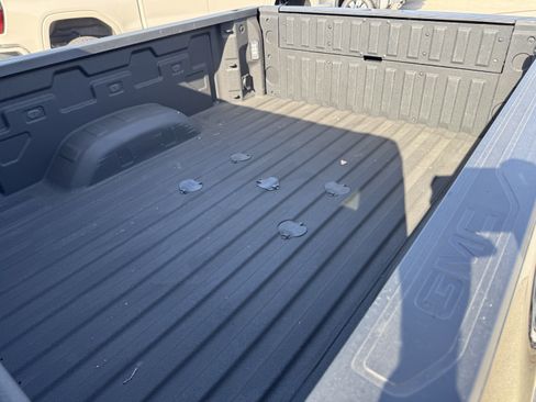 Used 2025 GMC Sierra 2500 AT4 w/ AT4 Premium Plus Package AWD/4WD image 28
