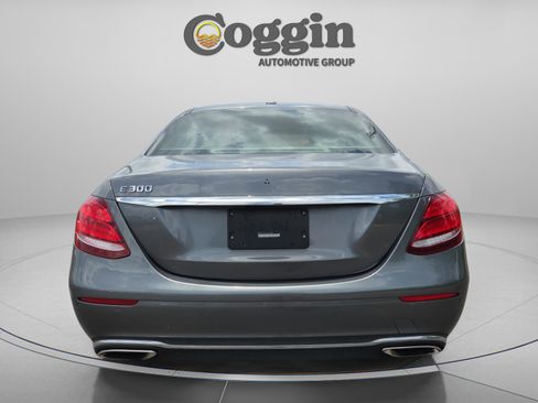 Used 2017 Mercedes-Benz E 300 image 4