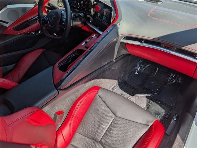 Used 2022 Chevrolet Corvette Stingray Premium Cpe w/ Z51 Performance Package RWD image 18
