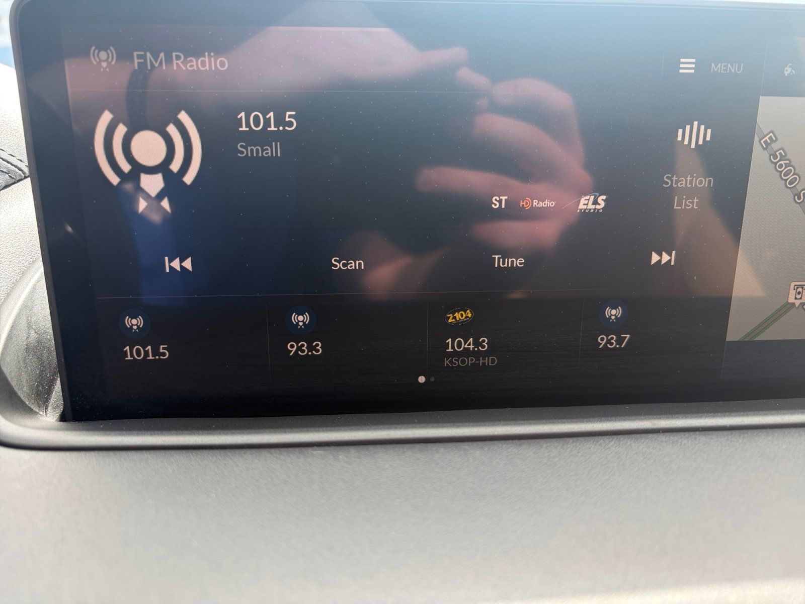 Used 2023 Acura MDX w/ Technology Package AWD/4WD image 18