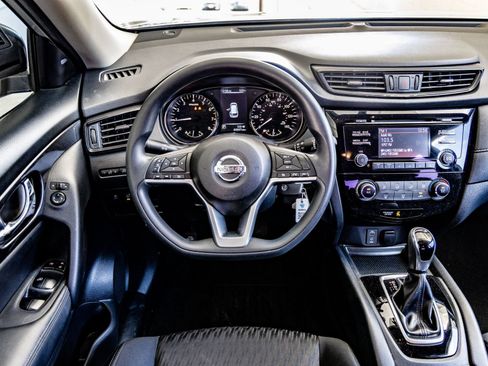 Used 2017 Nissan Rogue S FWD image 17