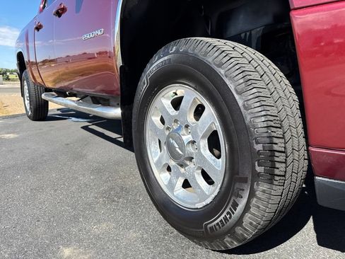 Used 2013 Chevrolet Silverado 2500 LT w/ Z71 Appearance Package AWD/4WD image 7