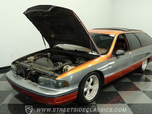 Used 1992 Oldsmobile Custom Cruiser RWD image 30